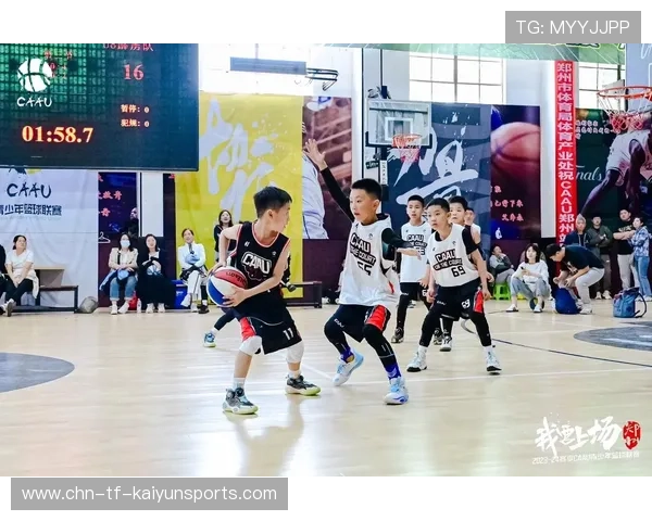 篮球少年隔扣引爆全场：青春与激情的瞬间奇迹