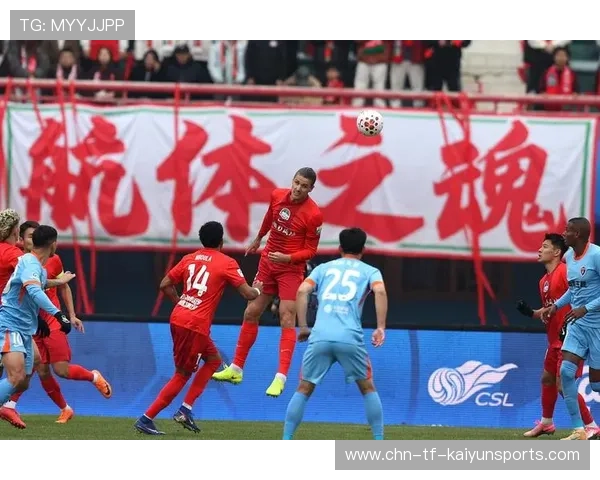 杨梓豪左路突破传中,助攻云南玉昆完成破门 杨梓豪左路突破传中,助攻云南玉昆完成破门